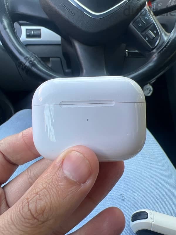 Apple airpods pro (2nd generation) with MagSafe Charging Case Type-c 1