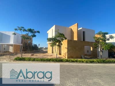 For sale stand alone villa in Sea Shell Compound North Coast