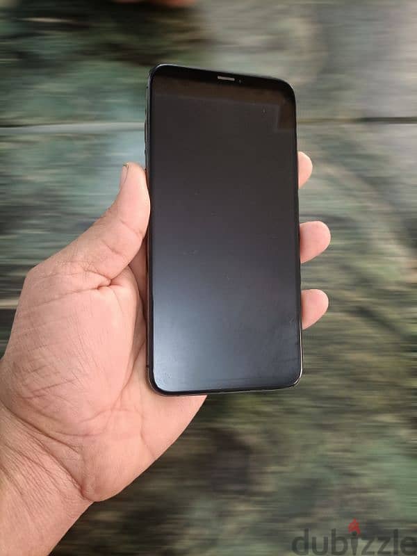 ايفون xs max وارد لندن 2