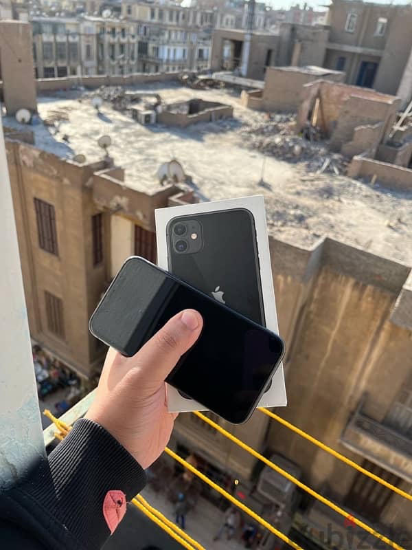 للبيع iphone 11 بحاله جيده جداا بالكرتونه 0