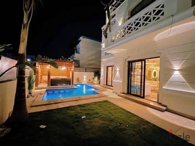 A 1000sqm villa in a prime location in 5th Settlement - Luxuriously finished in a very prime location Rehab Heights Compound - New Cairo