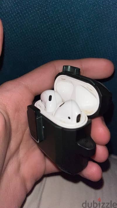 airpods original with box ايربودز اصليه بالعلبه