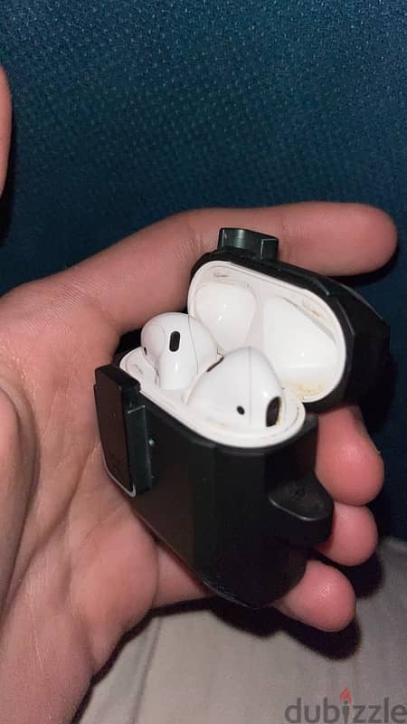 airpods original with box ايربودز اصليه بالعلبه 0