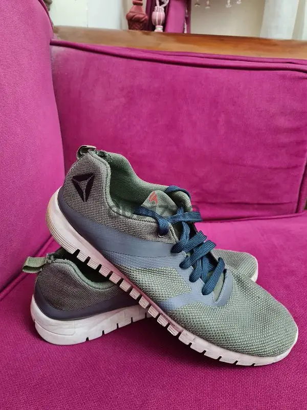 حذاء أصلي (REEBOK)