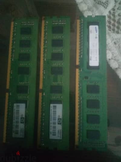 رامات DDR3 للبيع - 4جيجا +1جيجا بحالة ممتازة سامسونج