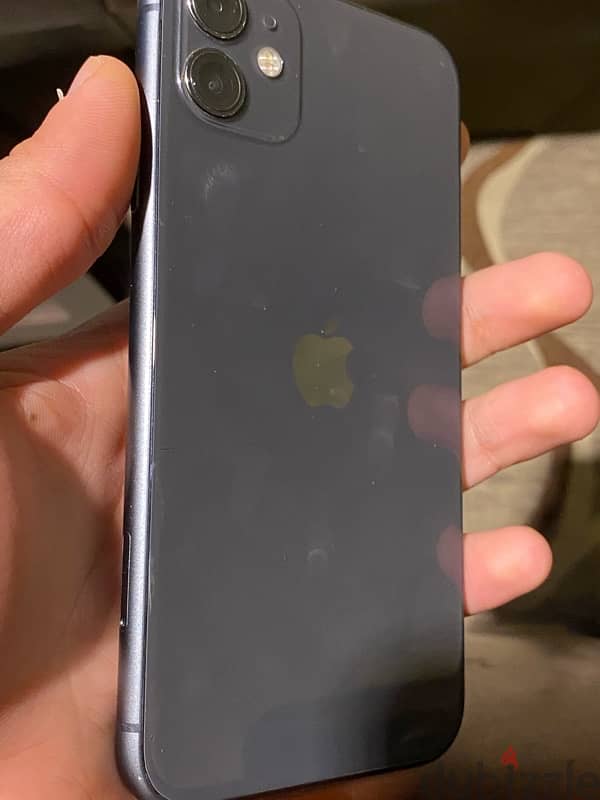 للبيع كل جهاز لوحدة iPhone 11 اخر جهازين بحالة شبة زيرو 7