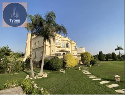 For sale, a palace in Rawda Compound, next to Mall of Egypt, ultra super finishing