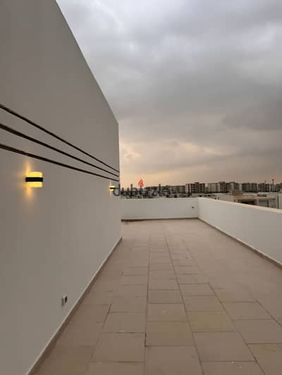 Chance penthouse 205m sale in Compound Hyde Park New Cairo