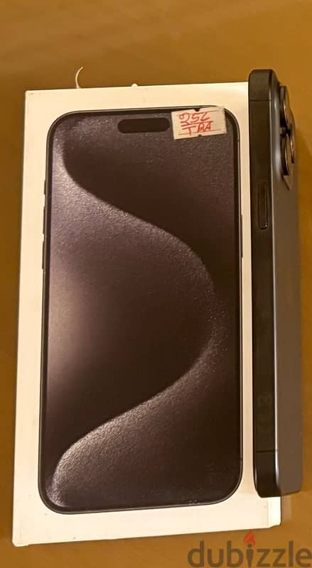 iPhone 15 Pro Max - Black Titanium 6