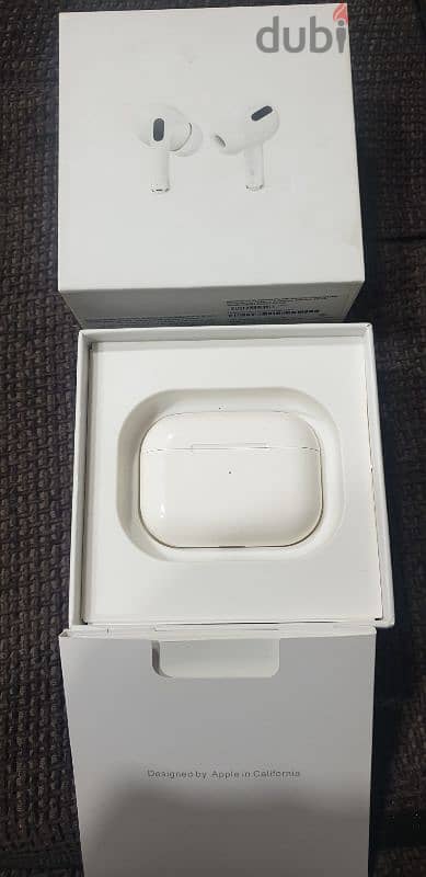 airpods pro. with wireless charging case 4