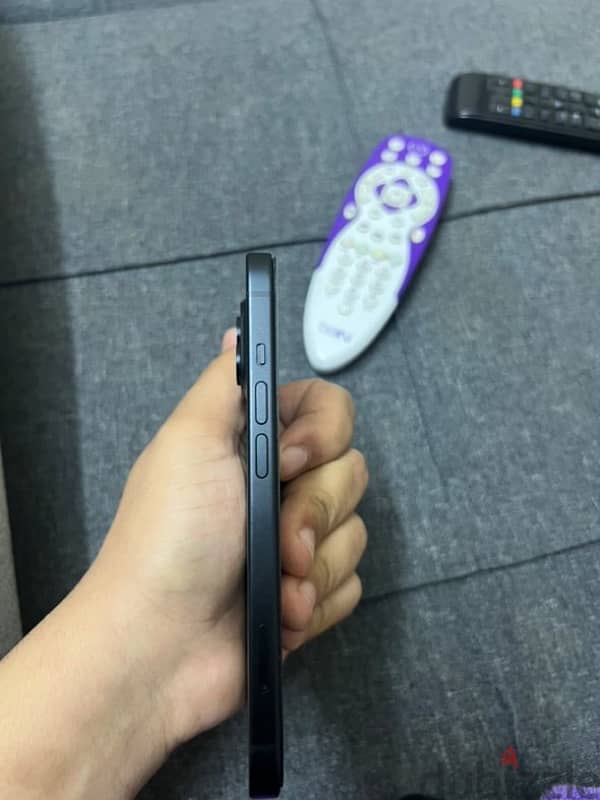 iPhone 15 black 1