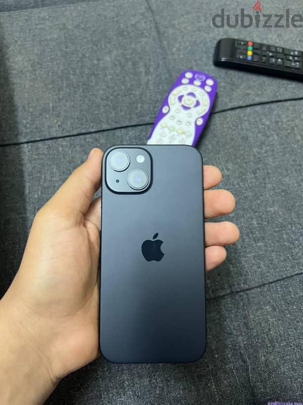 iPhone 15 black 4