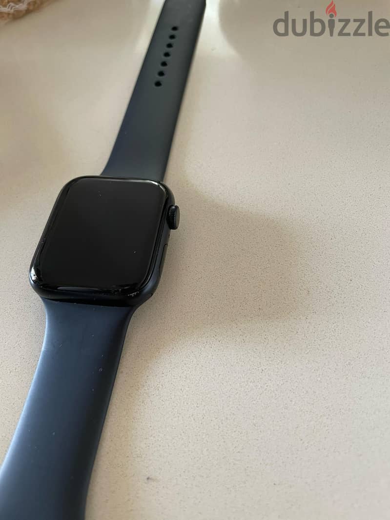 Apple Watch SE - 44mm Case - Aluminum 4