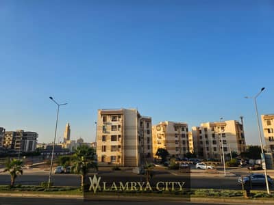 Apartment for sale in Sheikh Zayed, 7th district, fully finished with super lux finishing, suitable for office use, 180m, 3bed, 2 bath, prime location