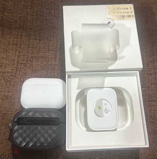 Apple AirPods Pro 2 Like New With Everything 0