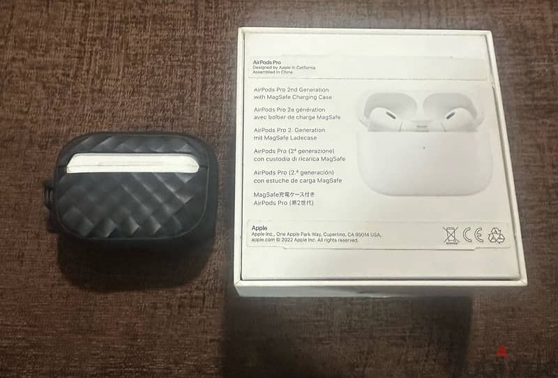 Apple AirPods Pro 2 Like New With Everything 3