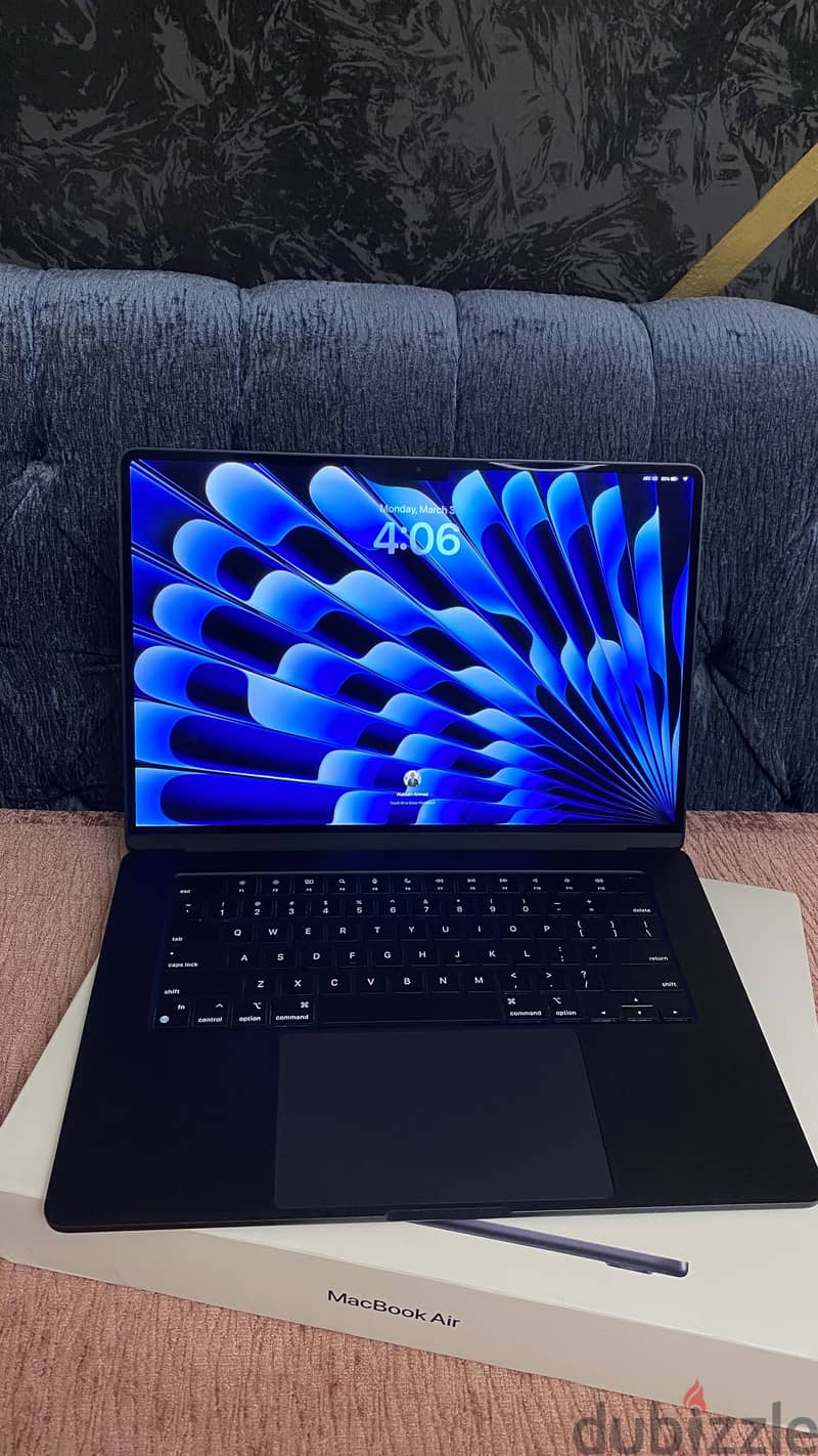 Apple MacBook Air 15” M2 (2023) – 8GB RAM | 256GB Storage | Midnight 10