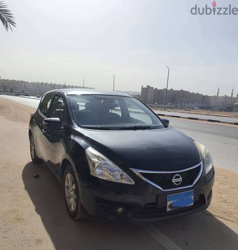 Nissan Tiida 2015 Hatchback 0