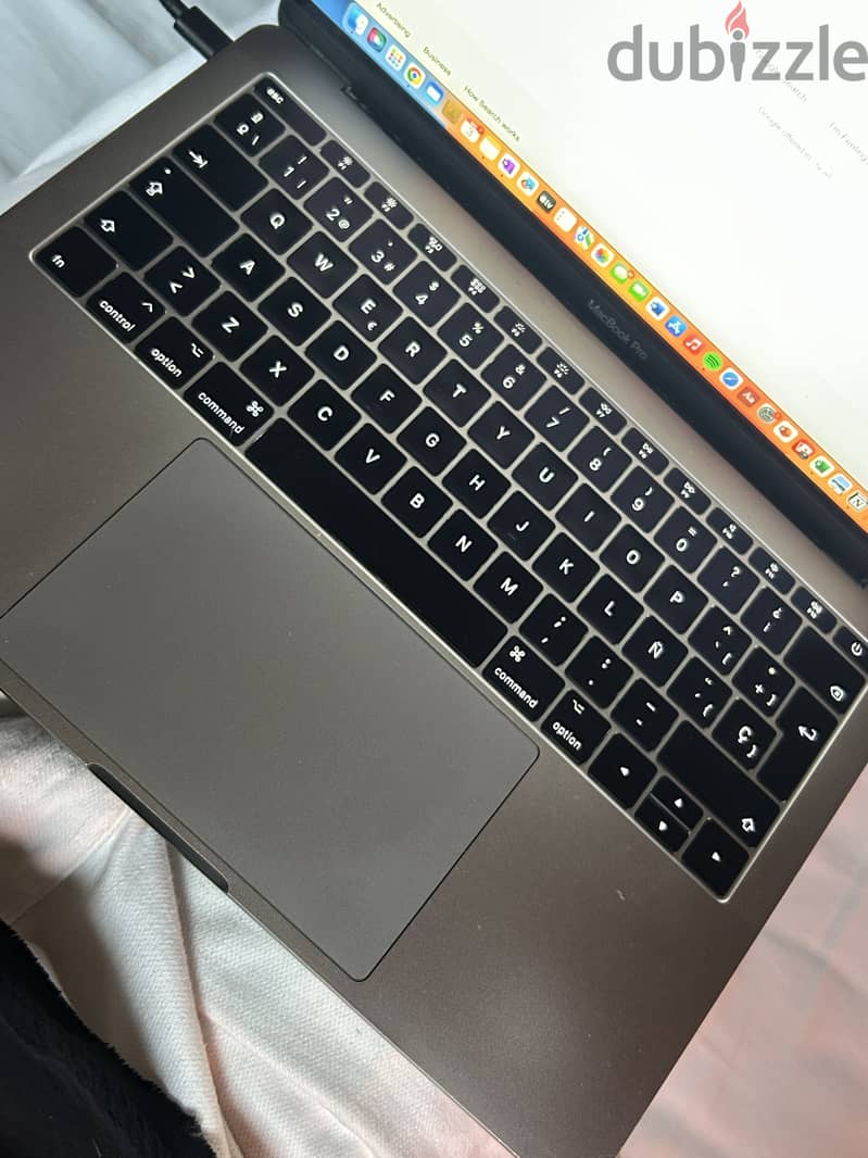 Macbook Pro 13 inch 2017 used 1