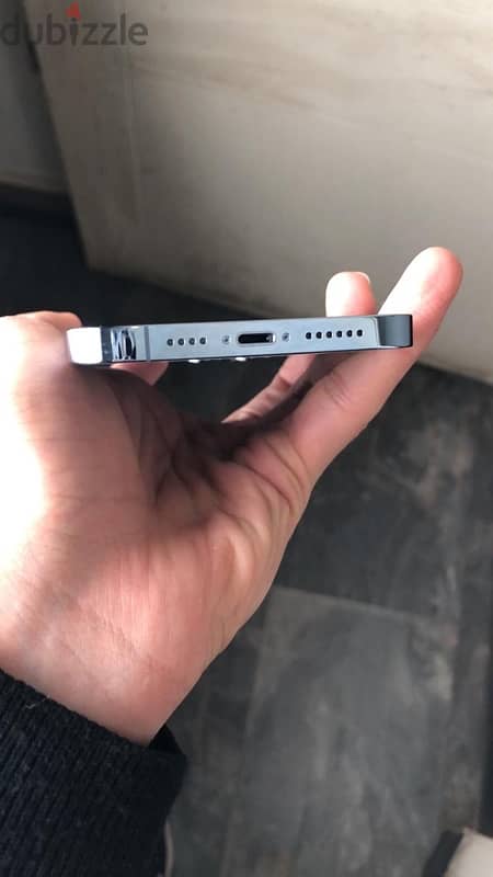 للبيع IPhone 13 Promax 1 tira بطاريه 100% مشحون شحنه واحده 1