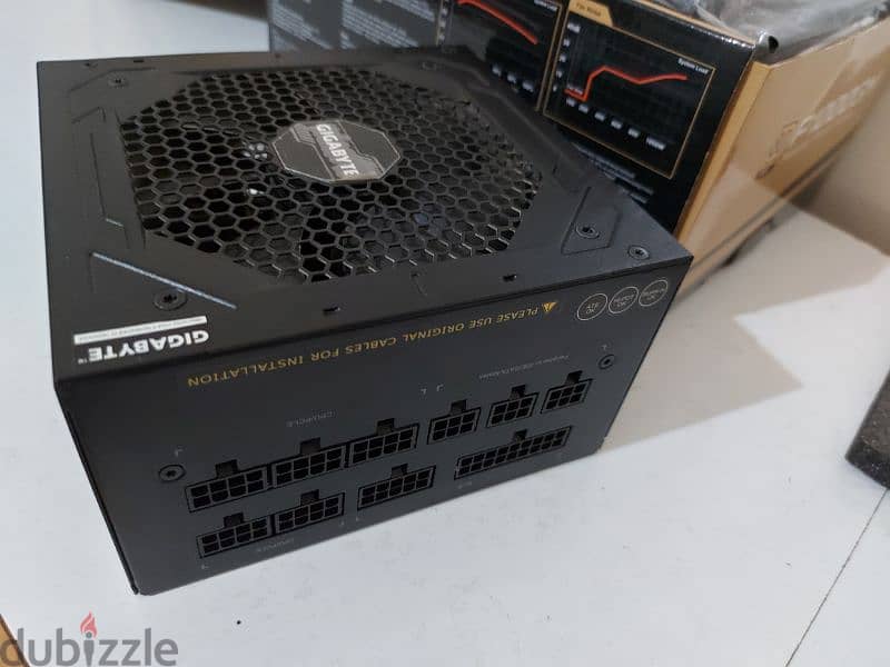 GIGABYTE P1000GM 1000W 80+ Gold 1