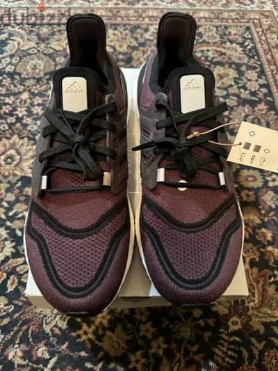 ULTRABOOST 22 SHADOW MAROON 43 1/3