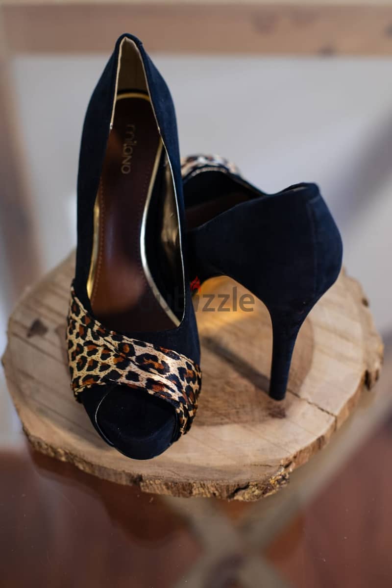 Milano Black heeled Pumps حذاء ميلانو اسود كعب عالي 1