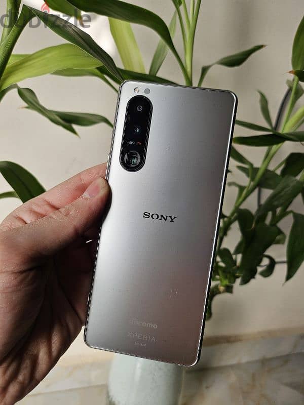 Sony Xperia 5 III 0