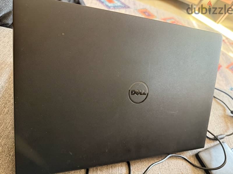 Dell 3576 i5 8th 12g ram 1tb+256ssd 2 vga cards 4