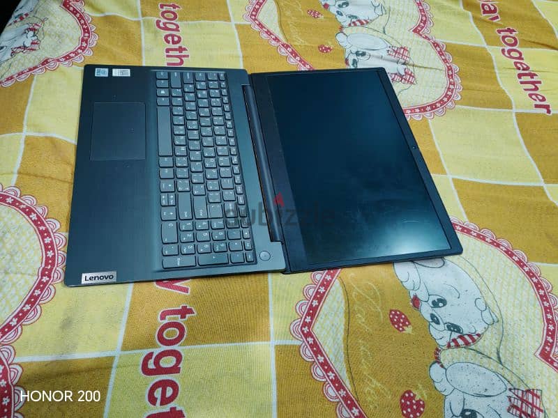 Lenovo v15 G1 6