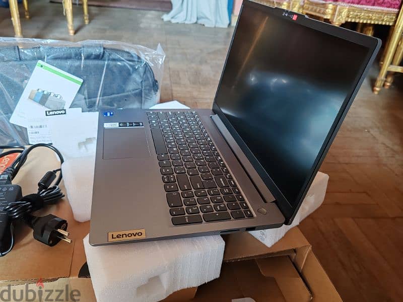 Lenovo laptop i7-13620H (2024) 8