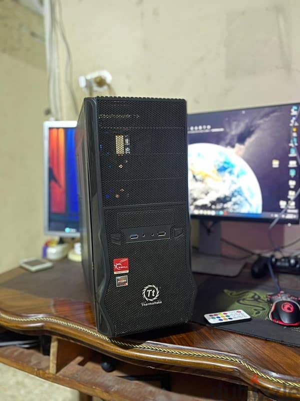 كيسة ًكمبيوتر فاضيه thermaltake بالباور ٦٠٠ وات 1