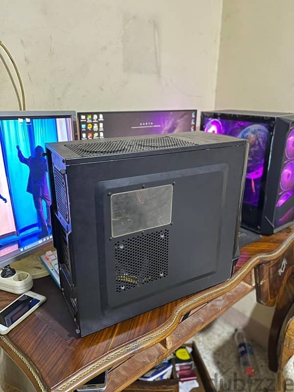 كيسة ًكمبيوتر فاضيه thermaltake بالباور ٦٠٠ وات 2