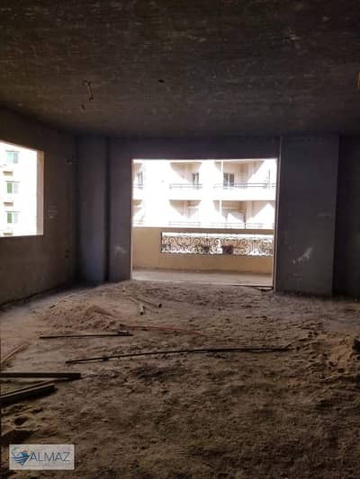 Apartment for sale, semi-finished with garden in Banfsag Building in the First Settlement Buildings, 220 square meters