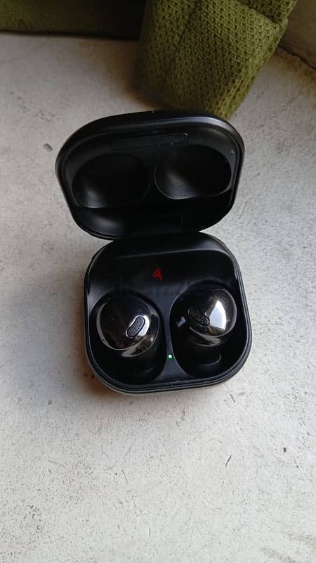 Samsung Galaxy Buds Pro (Like New) 3