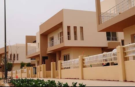 For Sale Middle Townhouse 283 m - Semi-Finished - Grand Heights