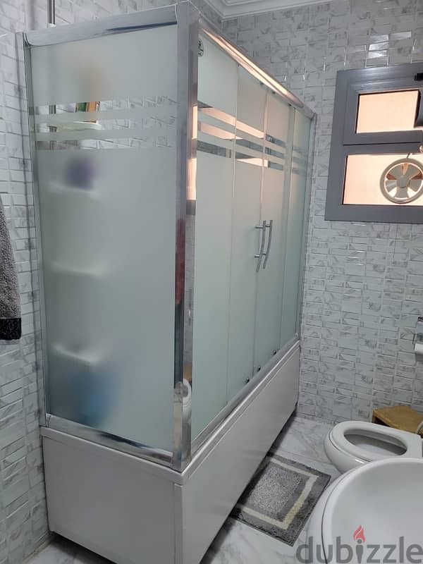 shower cabinet 0