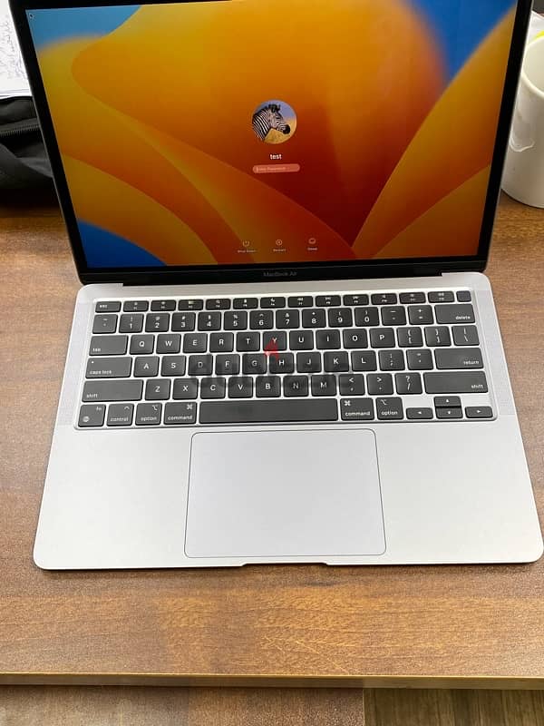 Macbook Air M1 2020 Like New ماك بوك بحالة الجديد 0