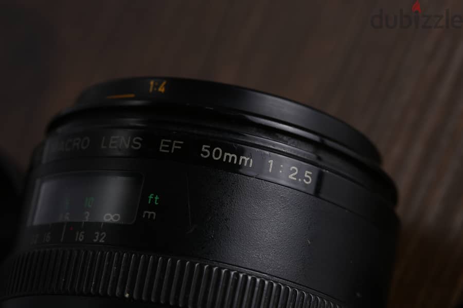 عدسة "ماكرو" كانون 50 mm 2.5  EF 5