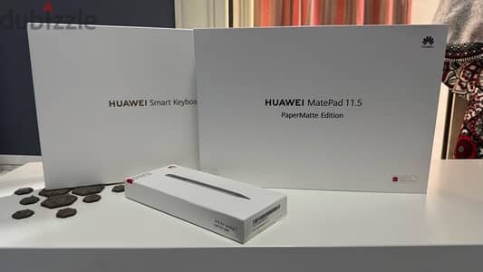 Huawei Matepad 11.5 + Smart Keyboard + M Pencil lite . . + Earbuds pro4