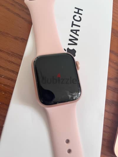 Apple Watch SE cracked screen