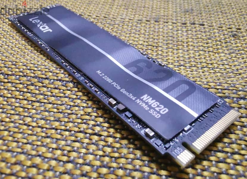 M. 2 SSD (NVMe) 8