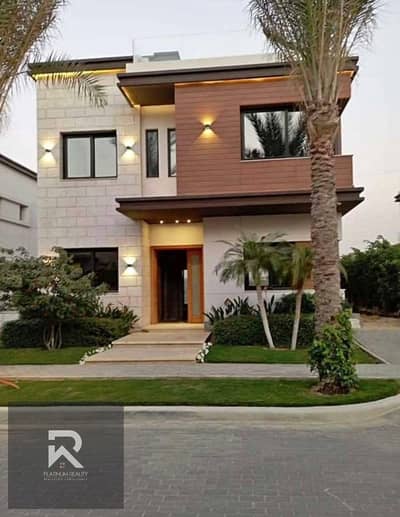 Twinhouse Villa for sale 4 Bed , in Azzar Compound  5th Settlement new cairo  , next to hydepark ,and district 5.