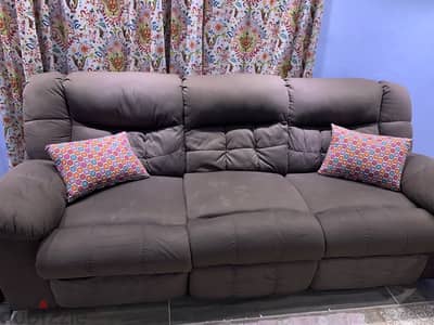 Ashley Recliner Sofa Set +Table – Used  طقم كنب ريلاكس من أشلي+طاوله