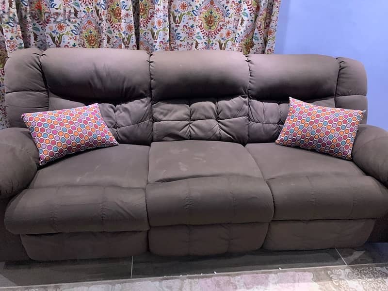 Ashley Recliner Sofa Set +Table – Used  طقم كنب ريلاكس من أشلي+طاوله 5