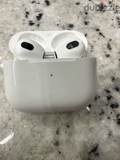 AirPods