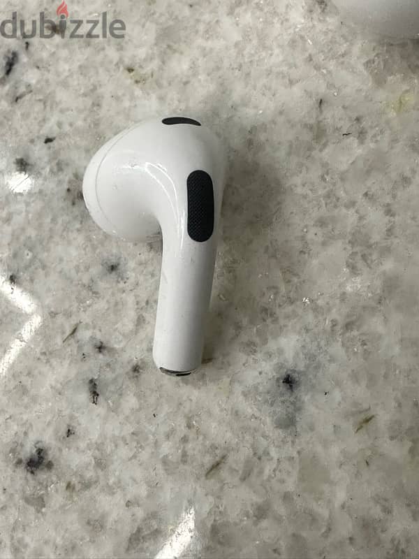 AirPods 4