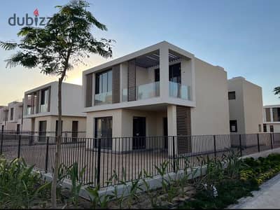 Standalone villa with private pool without down payment and installments over 12 years with a 40% discount next to Madinaty directly on the Suez Road,