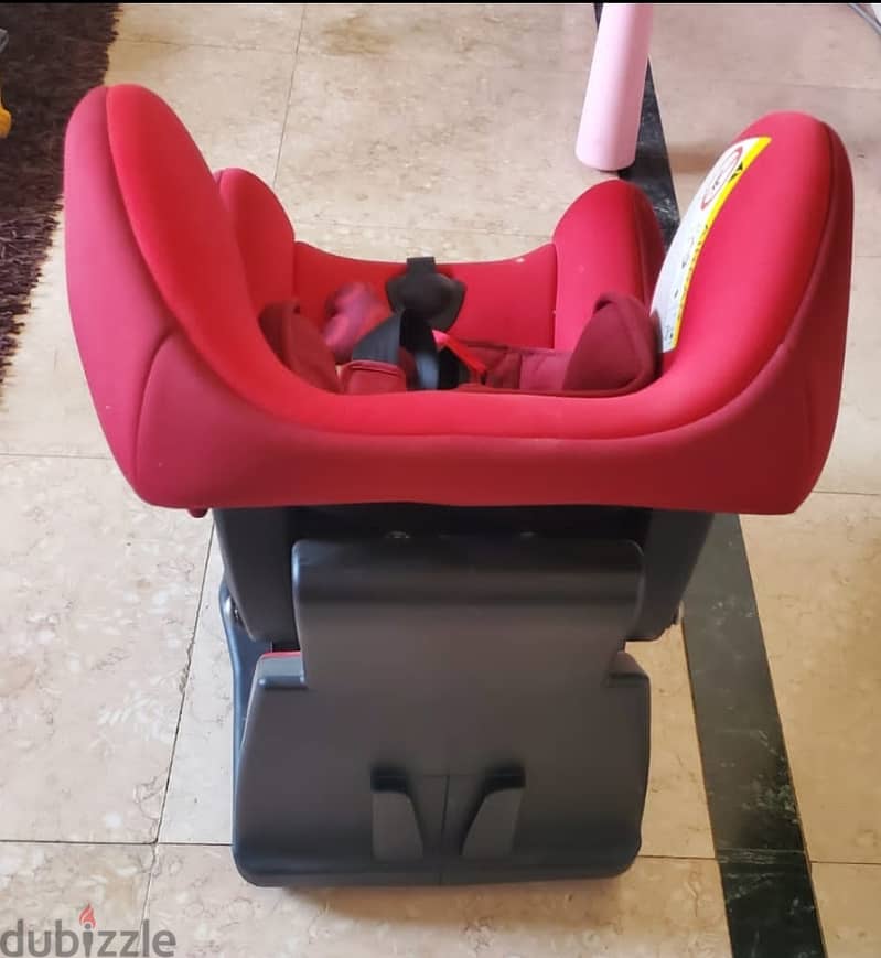 car-seat chicco . . as new كرسي اطفال للسياره ماركه شيكو 2