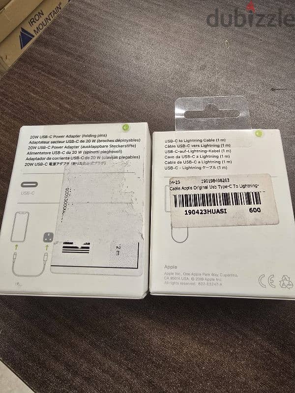 apple charger 20W with cable 0